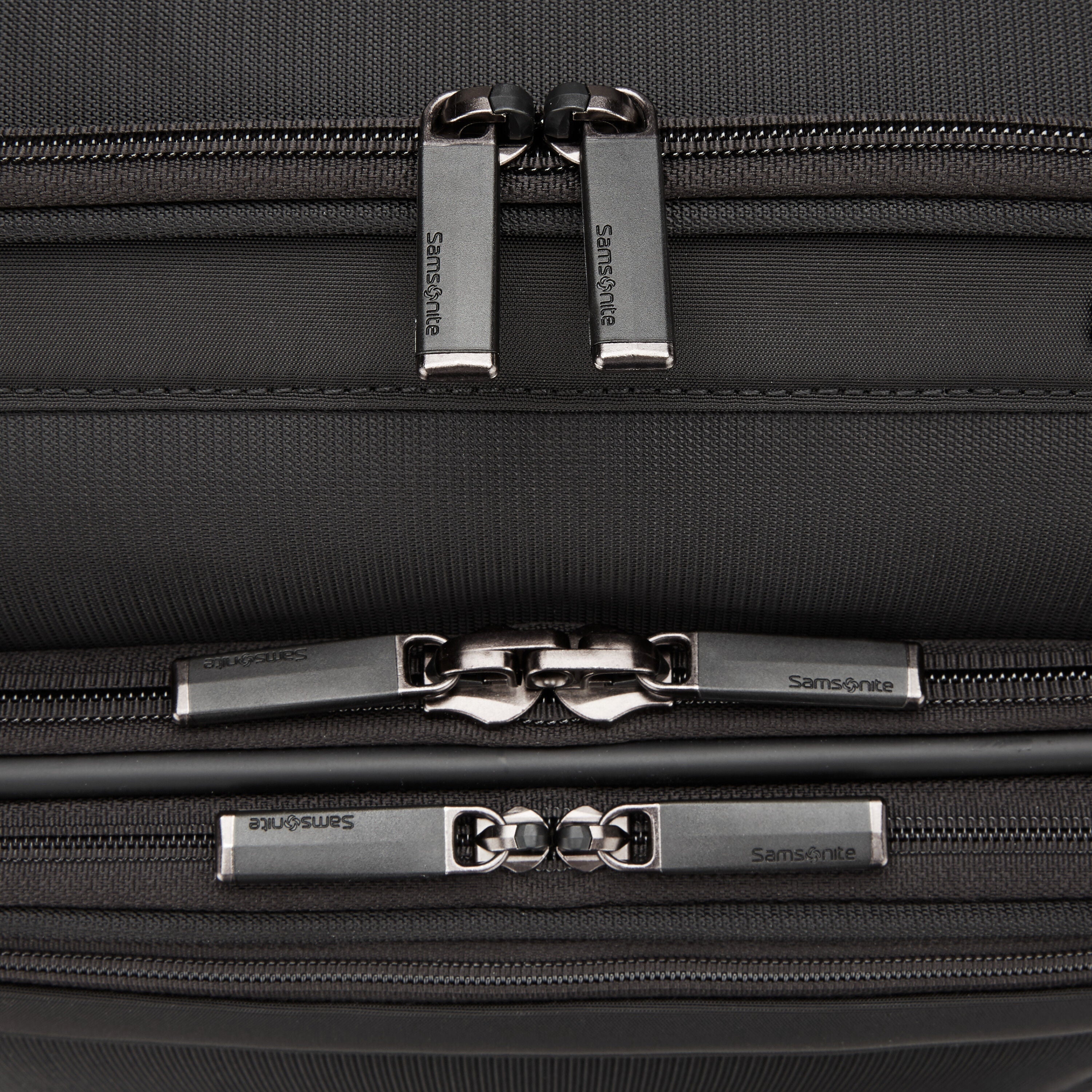 Buy Lineate DLX Large Spinner for USD 339.99 Samsonite US