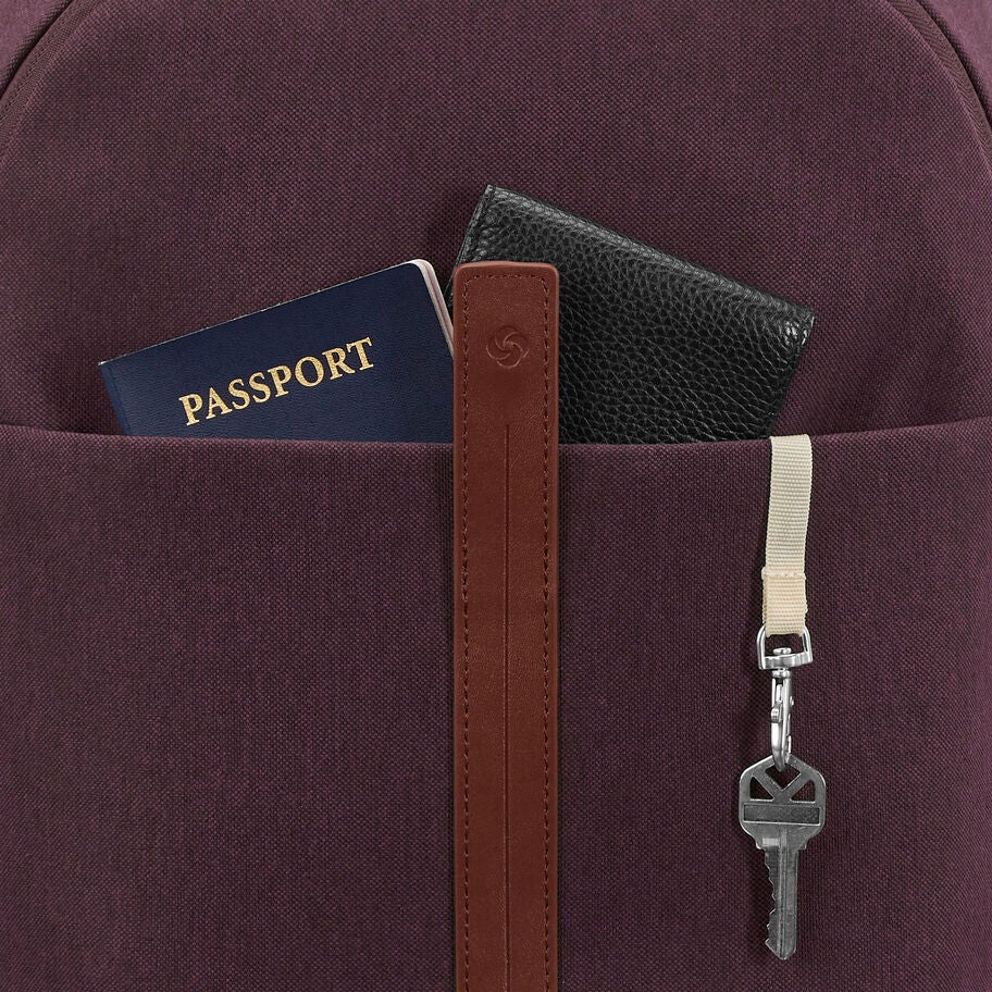 Virtuosa Backpack in the color Merlot. image number 3