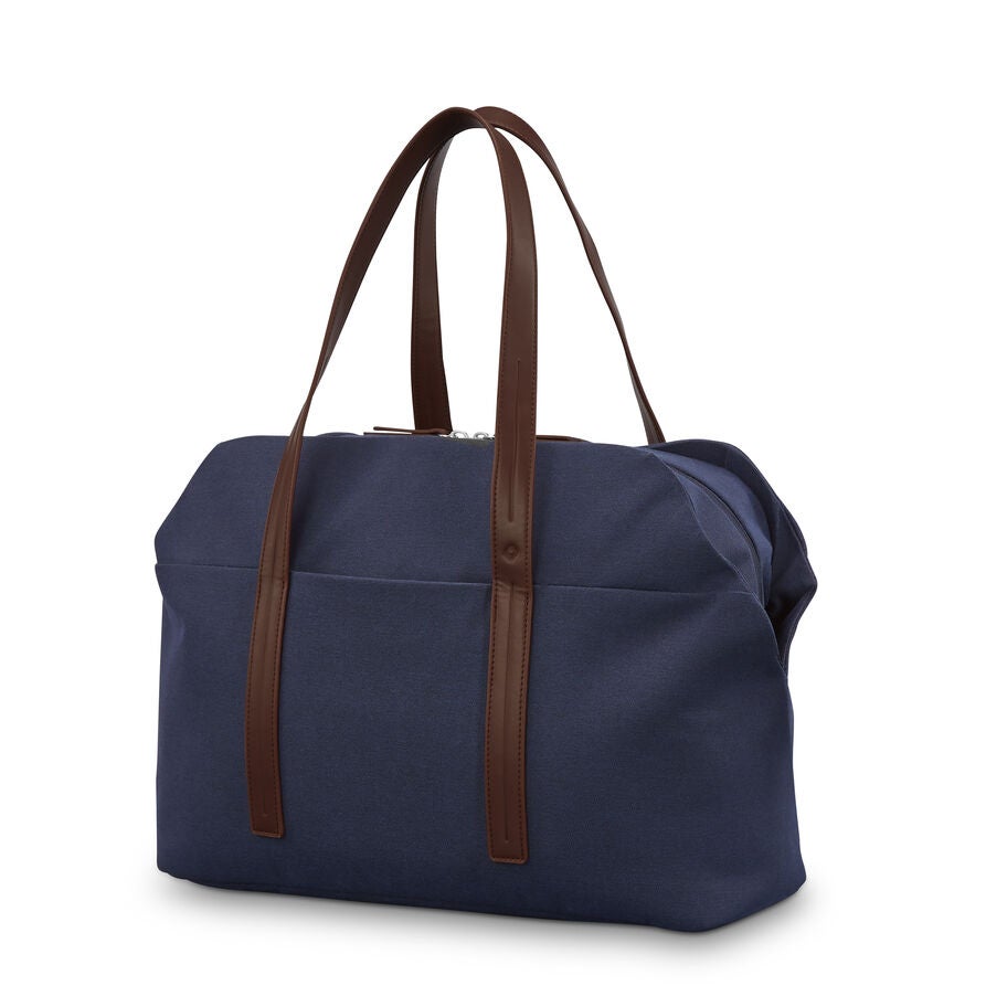 Virtuosa Weekender in the color Navy. image number 8