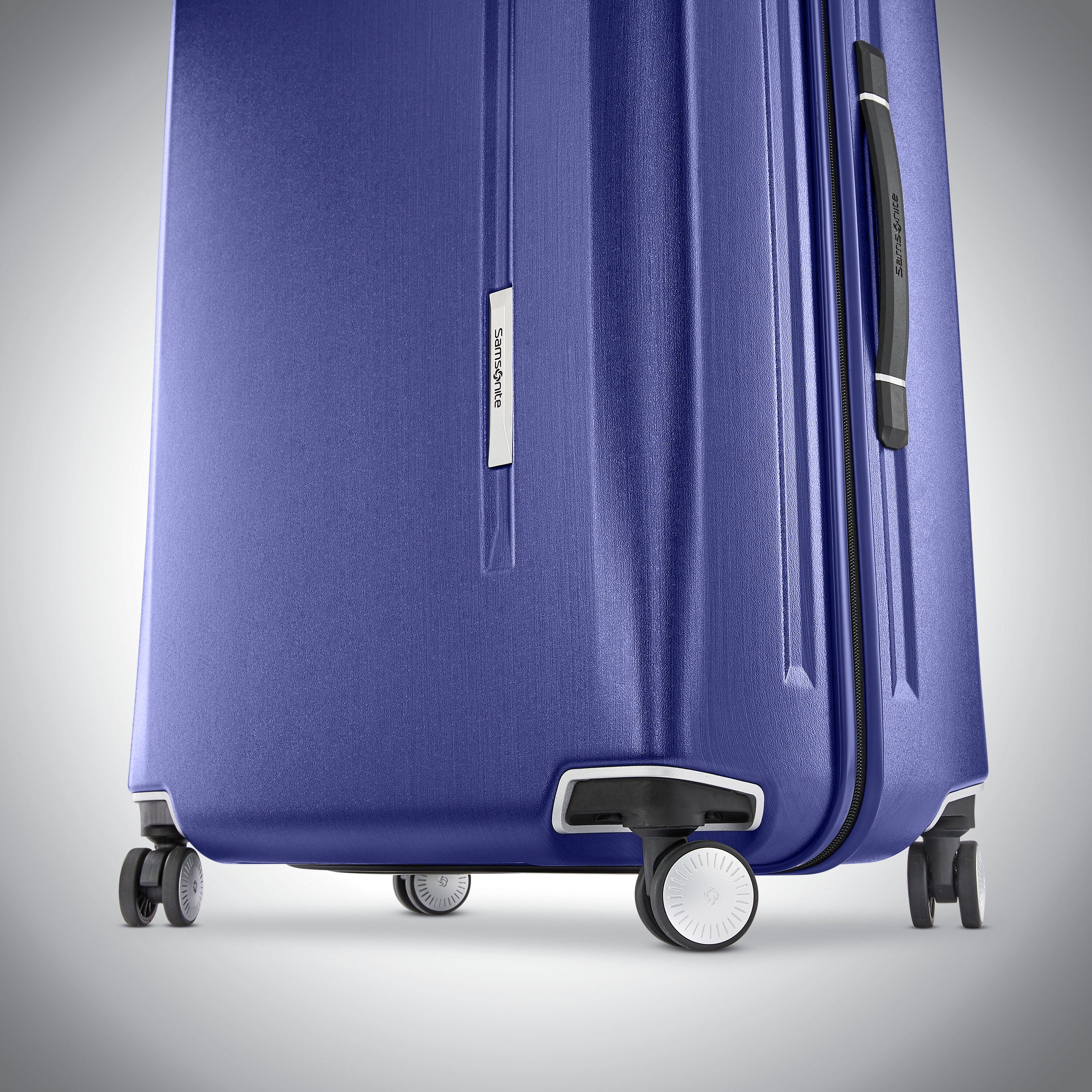 Novaire Extra Large Spinner Large Hardside Checked Luggage Samsonite
