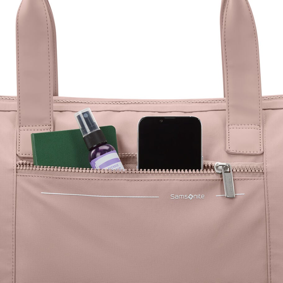 Better Than Basic Weekender in the color Light Pink. image number 4