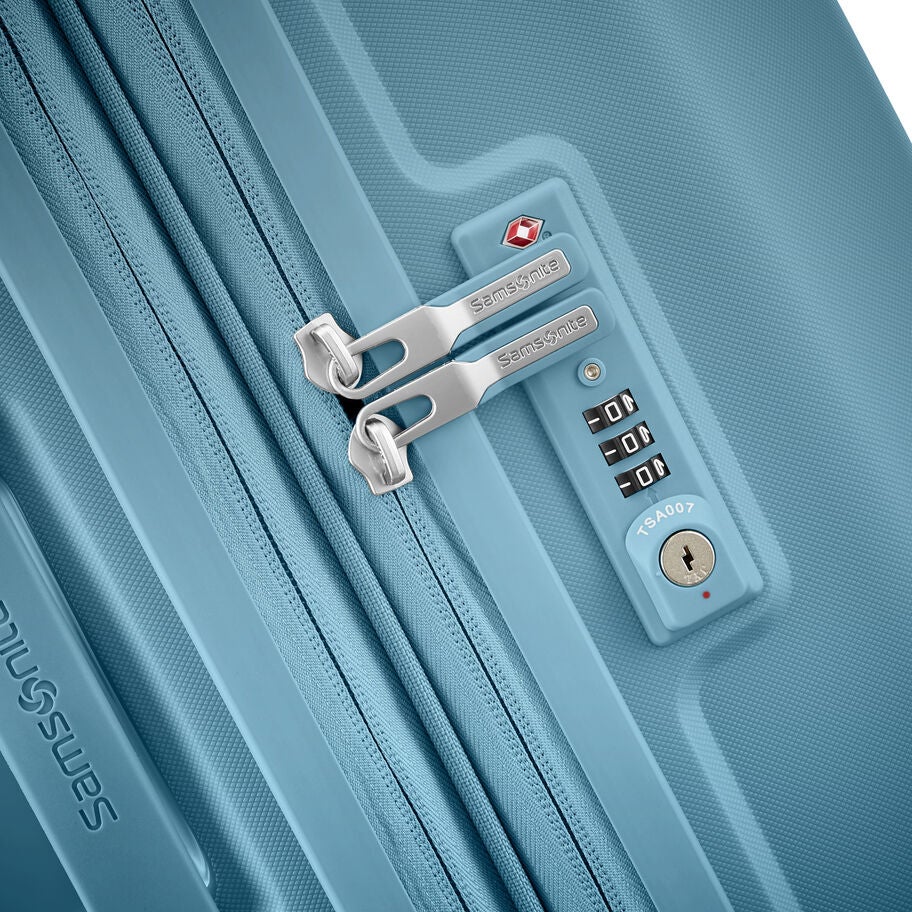 Outline Pro Large Spinner in the color Clearance | Vintage Blue. image number 5