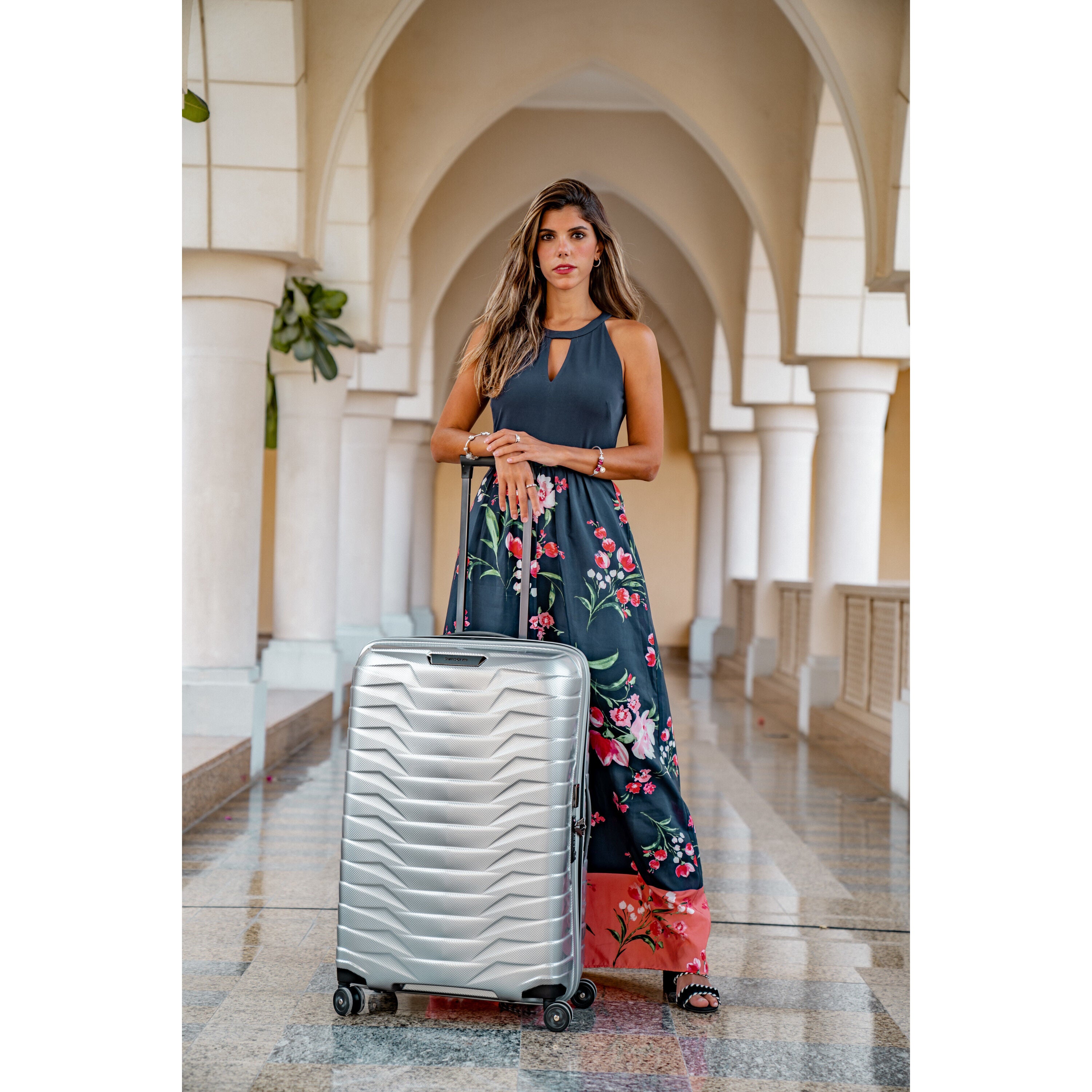 Proxis Large Spinner | Checked Luggage | Samsonite