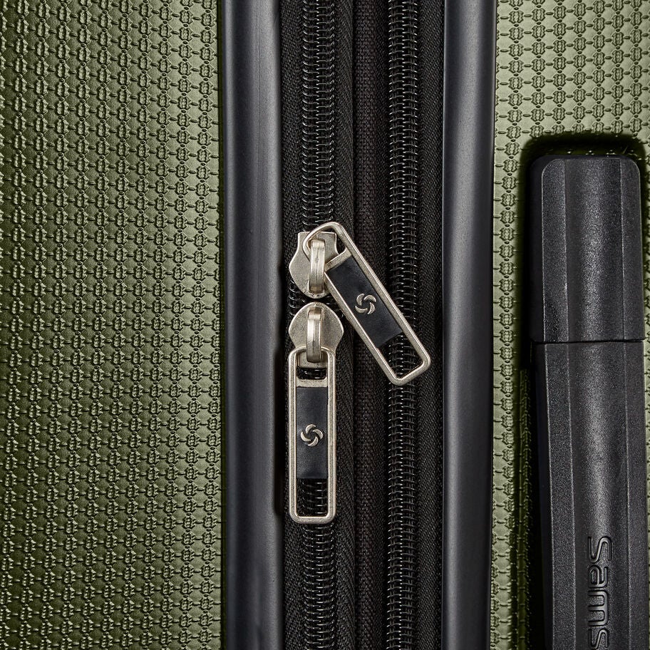 Carbon X 2 Piece Set (CO/L) in the color Ecru Olive. image number 5