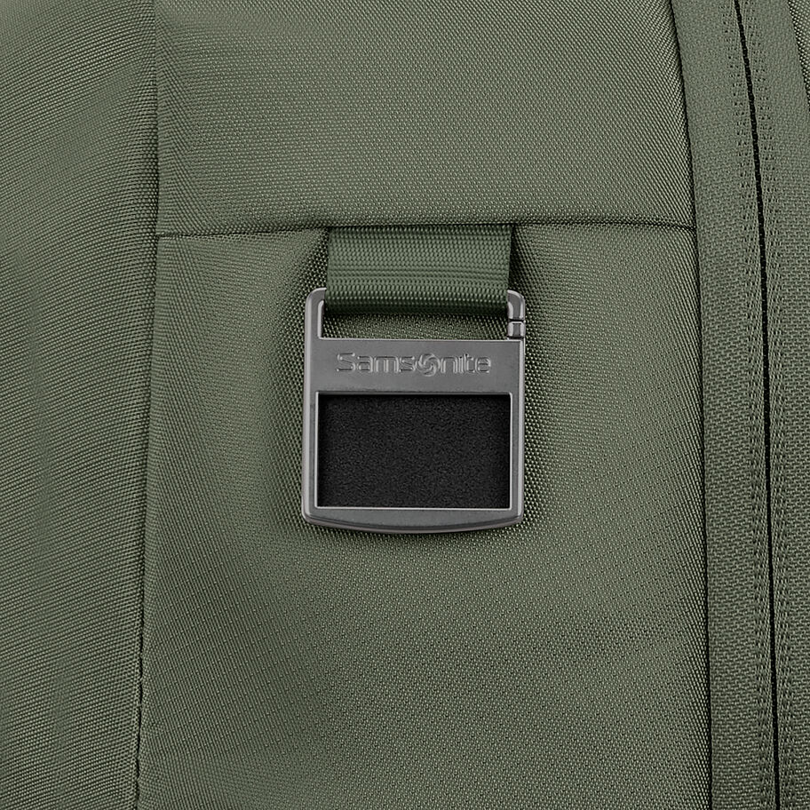 Paralux Weekender Duffel in the color Olive. image number 5