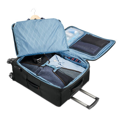 Samsonite Pro Large Expandable Spinner in the color Black.