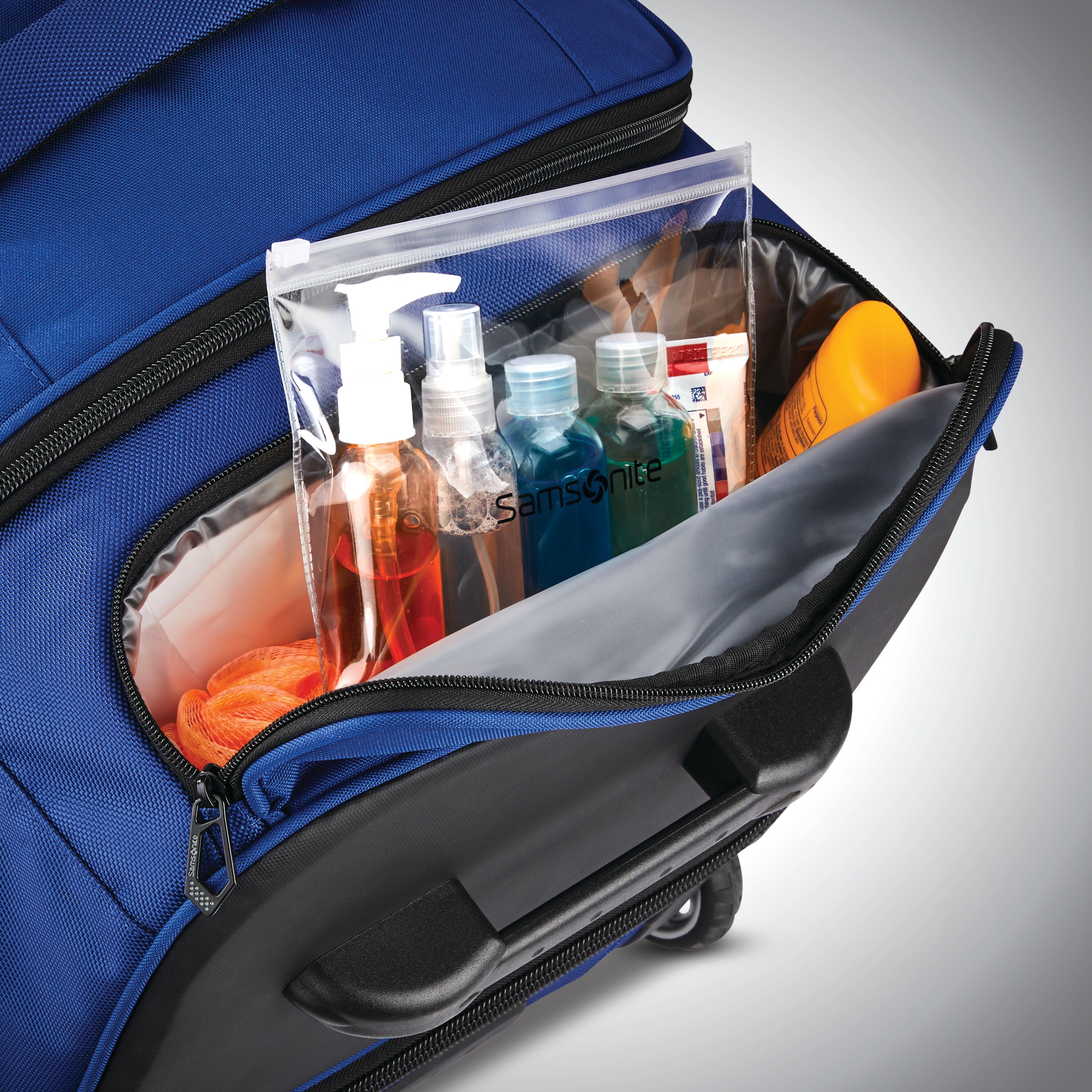Samsonite detour 34 wheeled duffel top