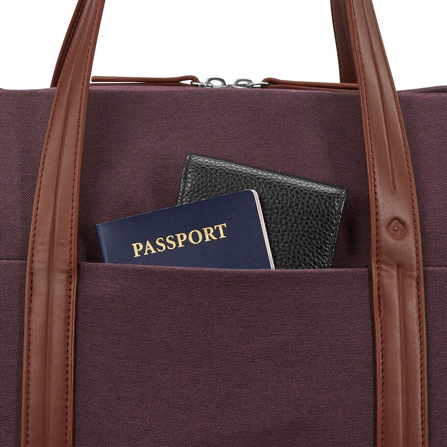 Virtuosa Weekender in the color Merlot. image number 2