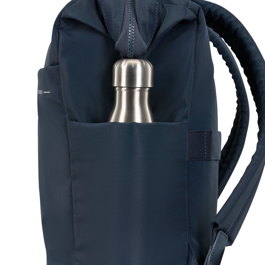Side pocket with a metal water bottle