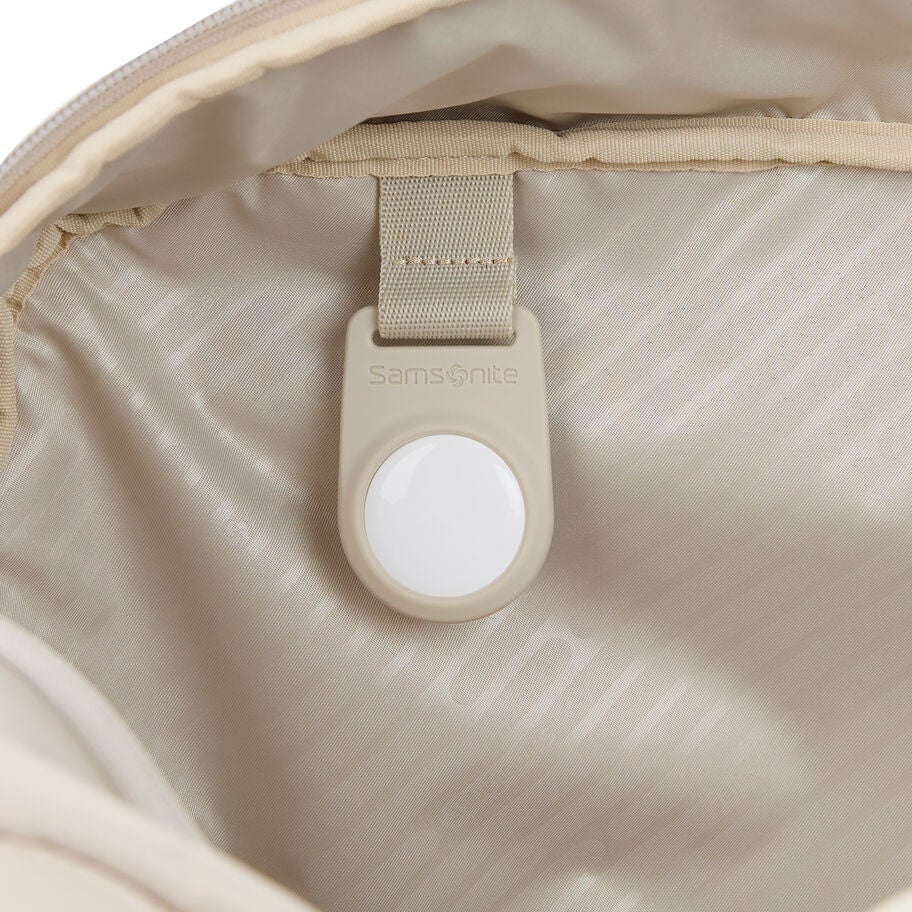 Inside pocket latch with Samsonite branding