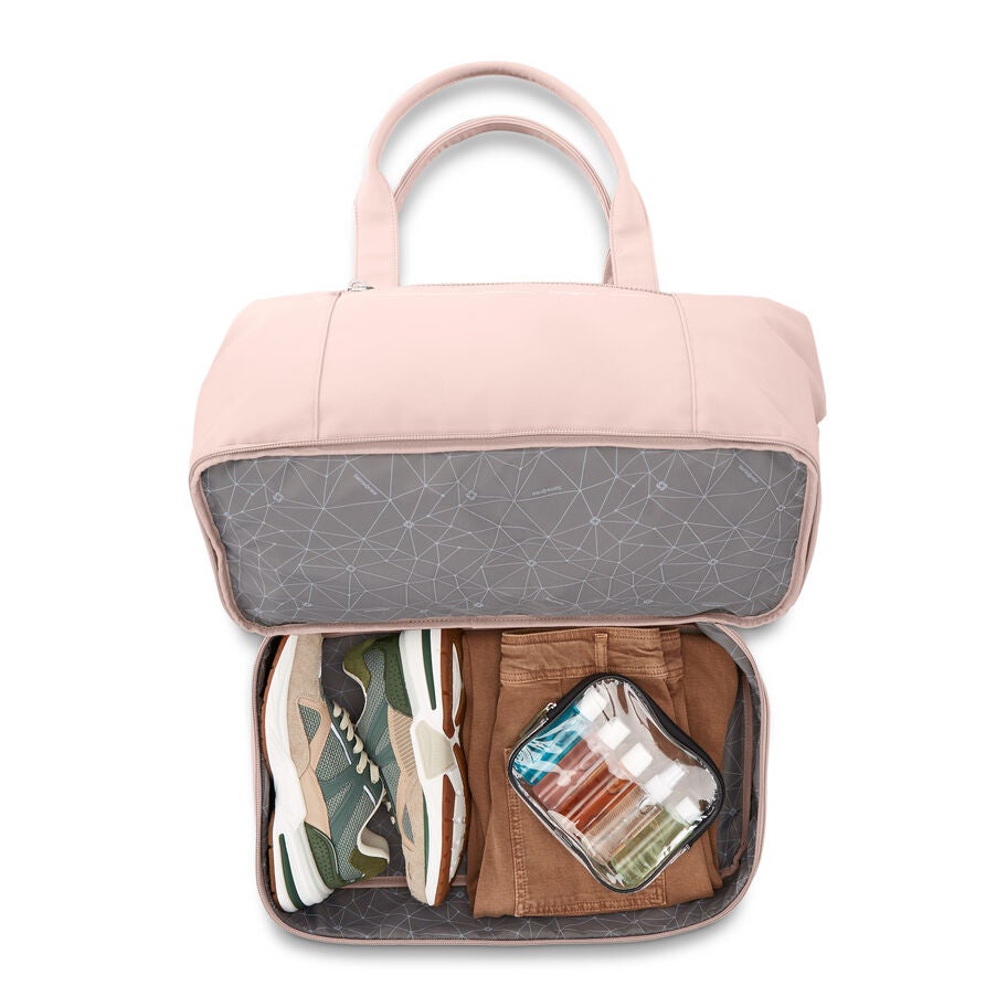 Better Than Basic Weekender in the color Light Pink. image number 2
