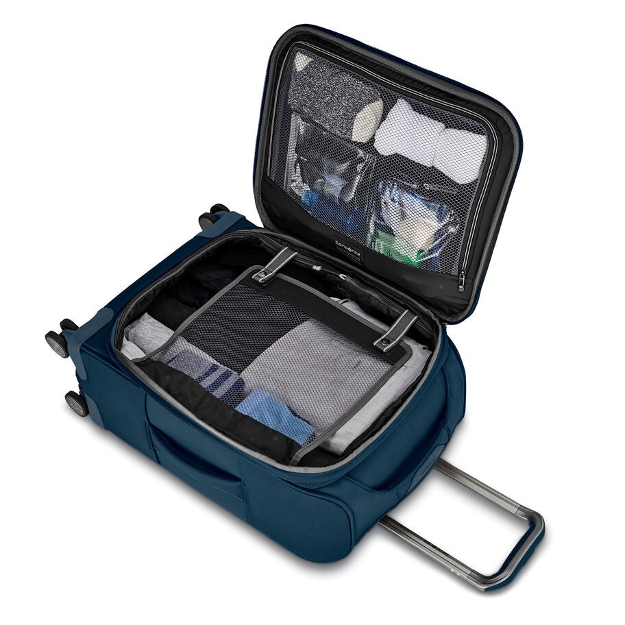 Theorym Softside Global Carry-On Spinner in the color Emerald Teal. image number 1