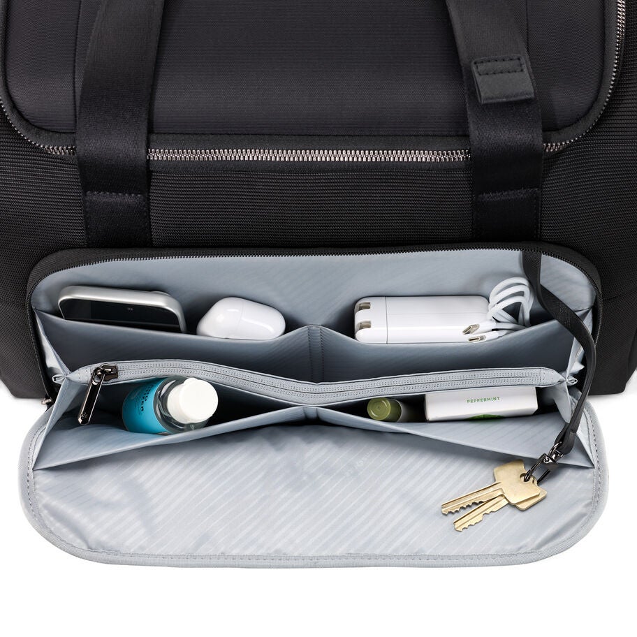 Nuroad DLX Duffel in the color Black. image number 2