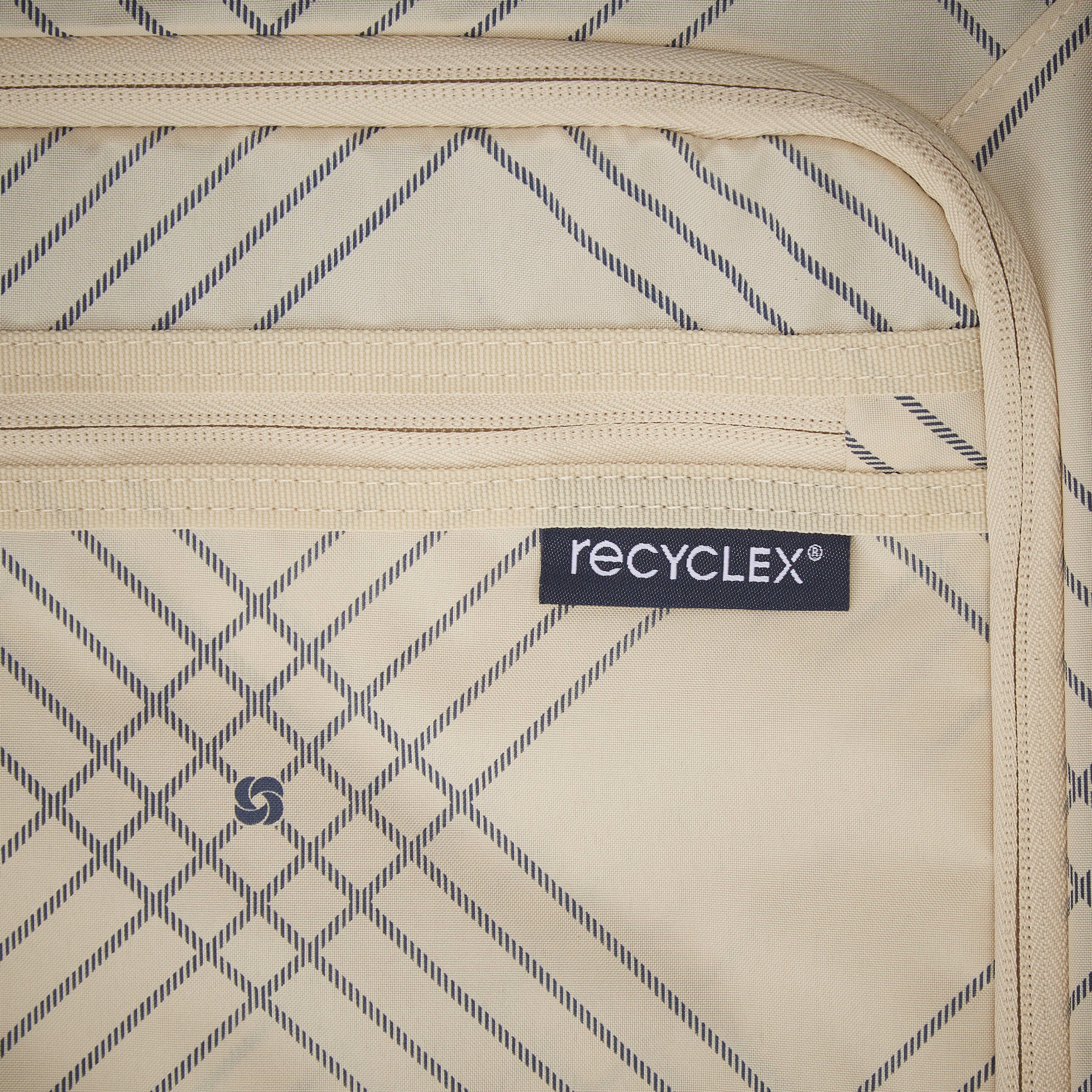 Virtuosa Carry-On Spinner | Modern Style Carry-On | Samsonite