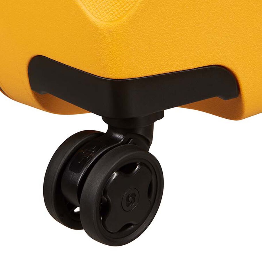 Essens Carry-On Spinner in the color Radiant Yellow. image number 18