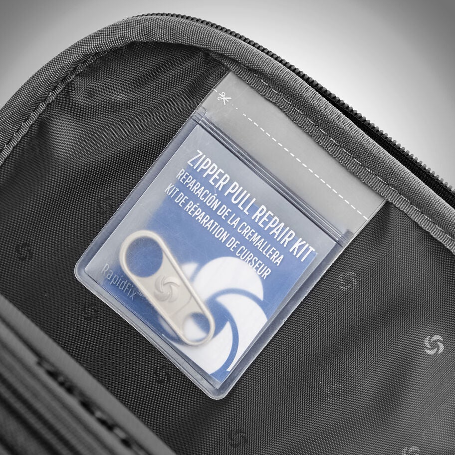 Theorym Softside Global Carry-On Spinner in the color Emerald Teal. image number 6