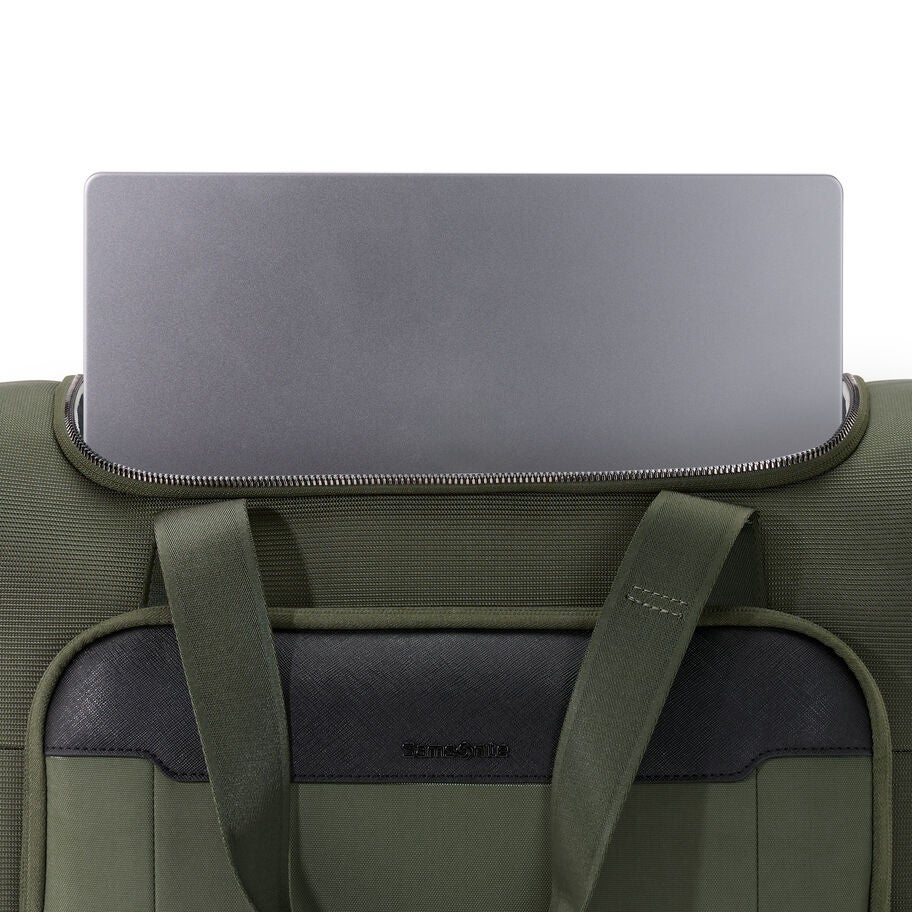Nuroad DLX Duffel in the color Olive. image number 3