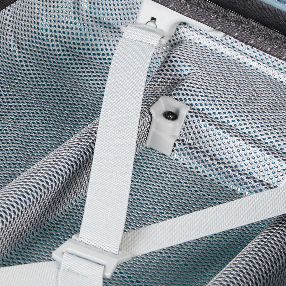 Proxis Global Carry-On Spinner in the color Petrol Blue. image number 7