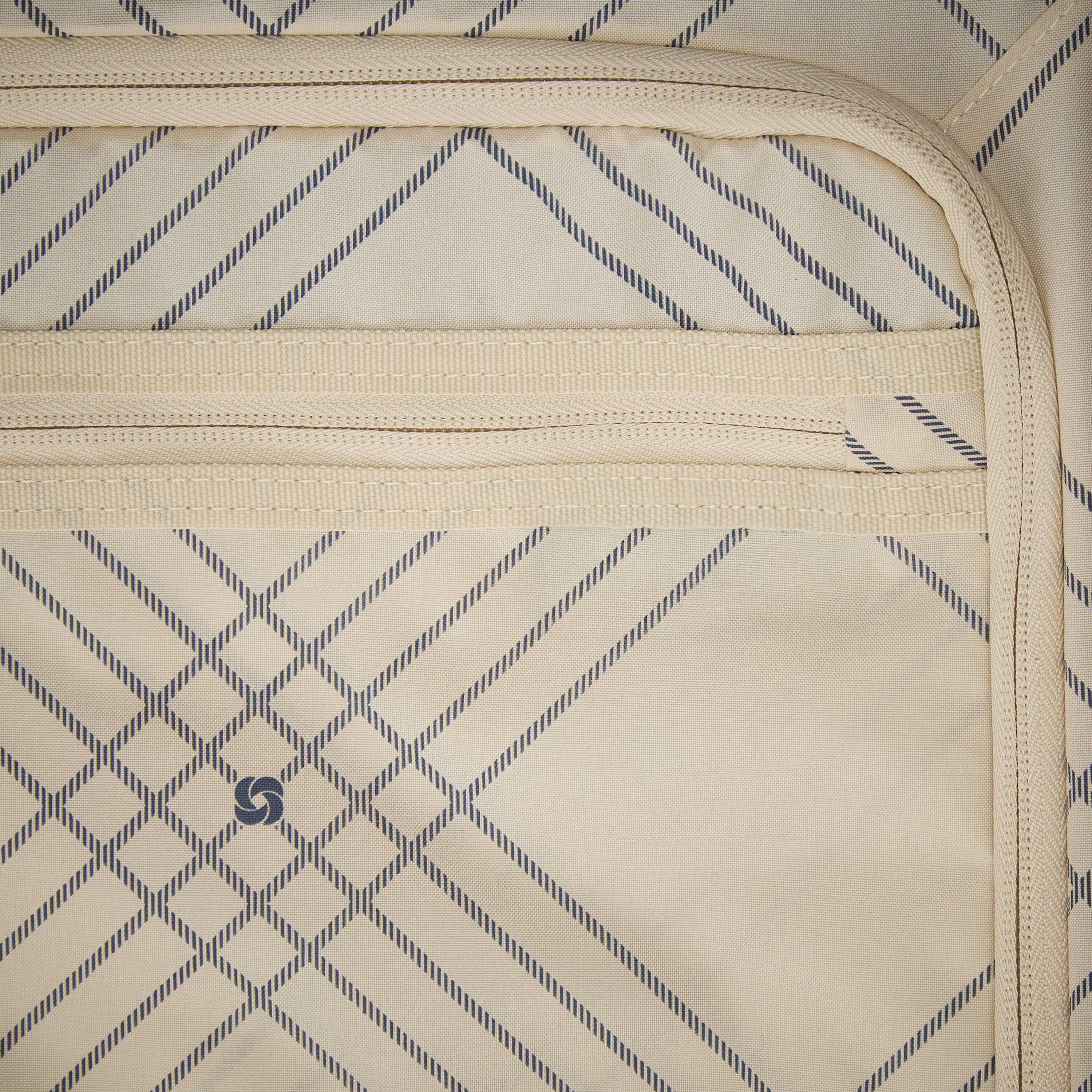 Timmyページ Virtuosa Carry-On Spinner | Modern Style Carry-On | Samsonite