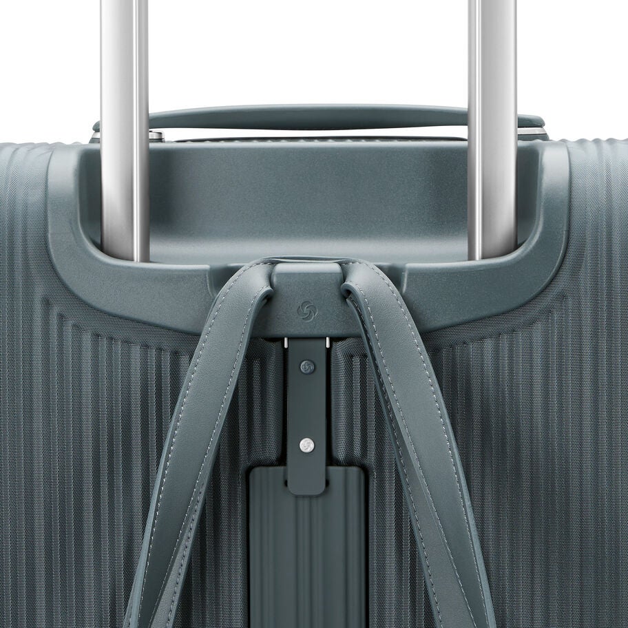 Silhouette 18 Softside Large Spinner in the color Deep Navy. image number 3