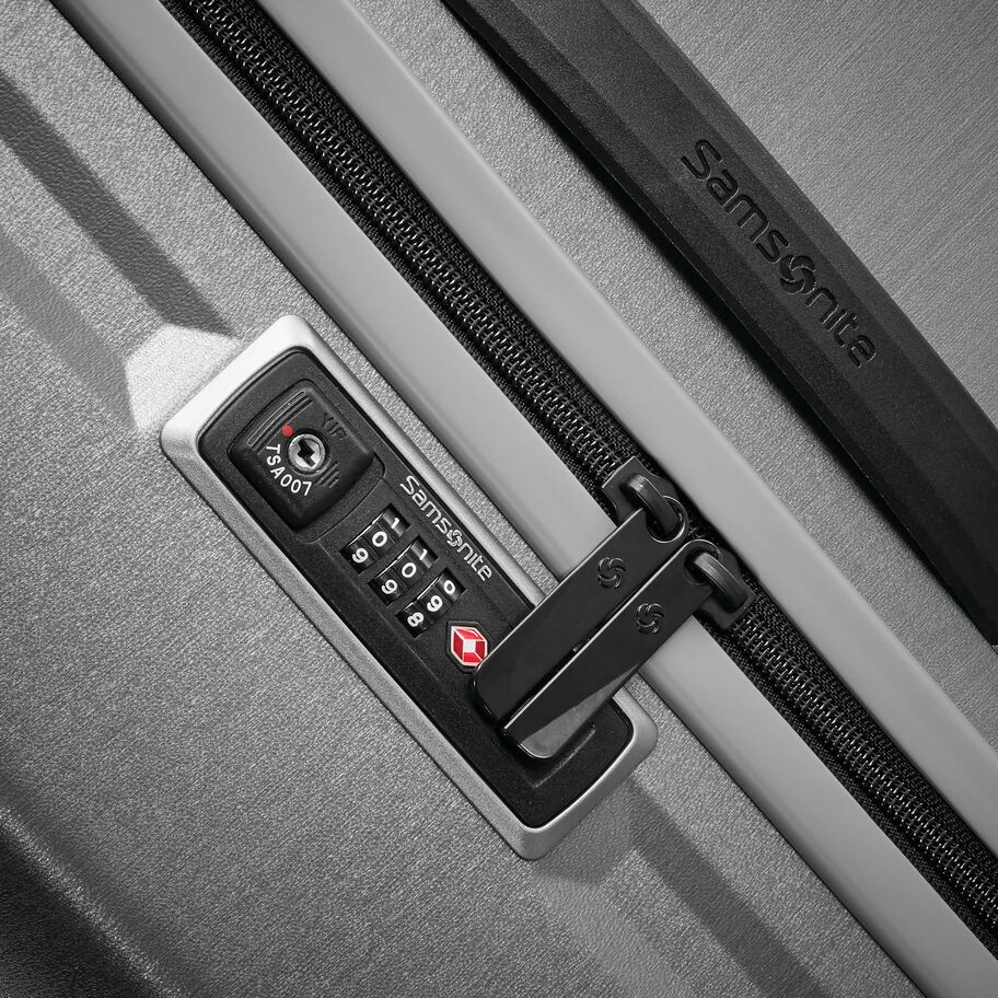 Novaire Carry-On Spinner in the color Silver. image number 4