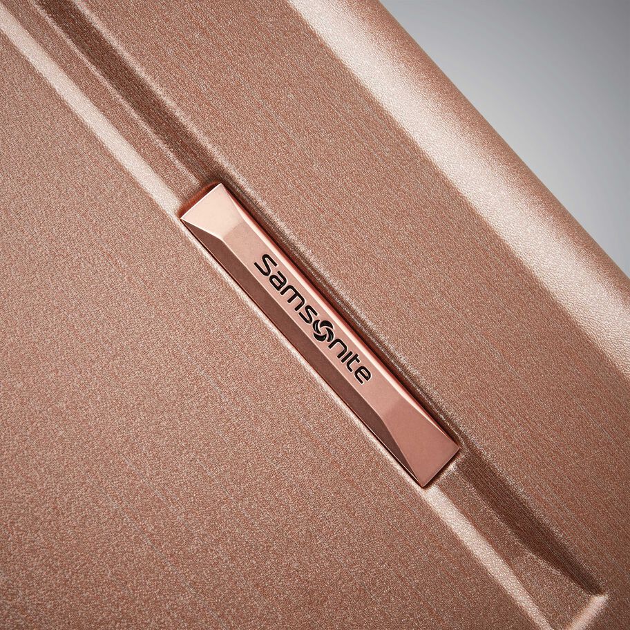 Novaire Carry-On Spinner in the color Rose Gold. image number 5