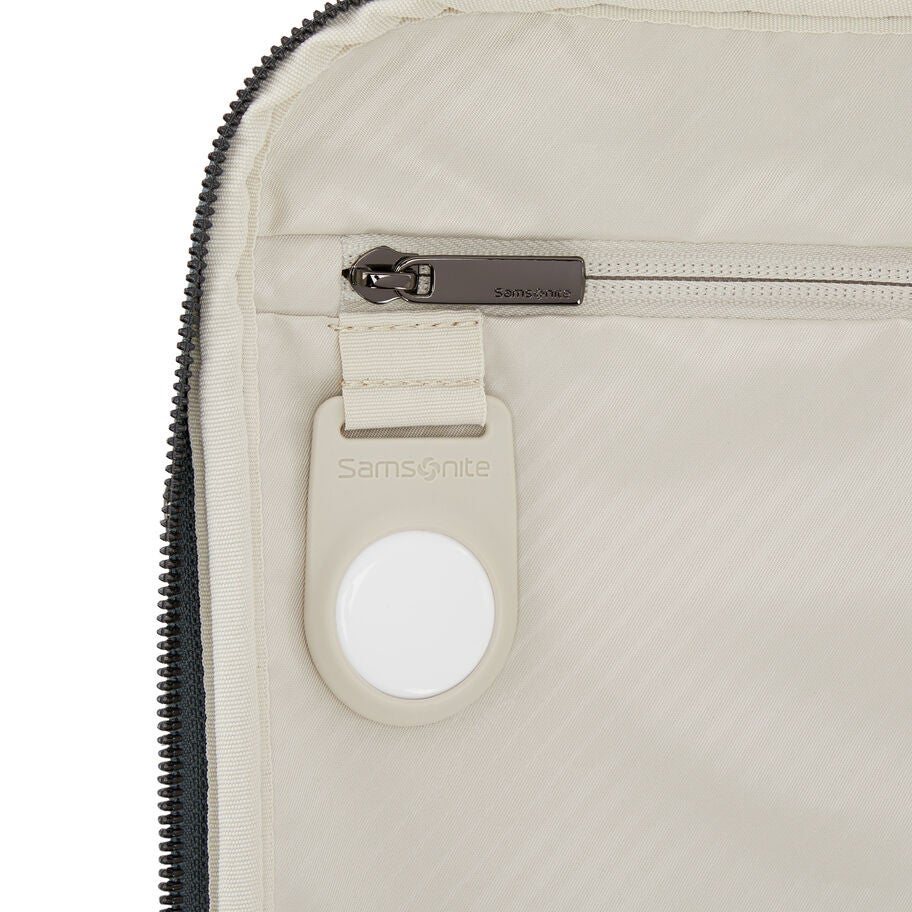 Silhouette 18 Travel Backpack in the color Deep Navy. image number 5
