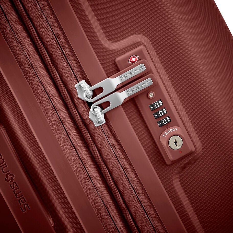 Outline Pro Medium Spinner in the color Clearance | Mars Red. image number 3