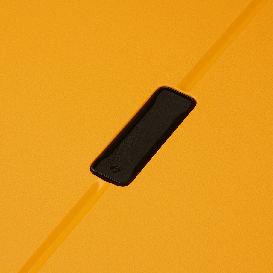 Essens Carry-On Spinner in the color Radiant Yellow. image number 14