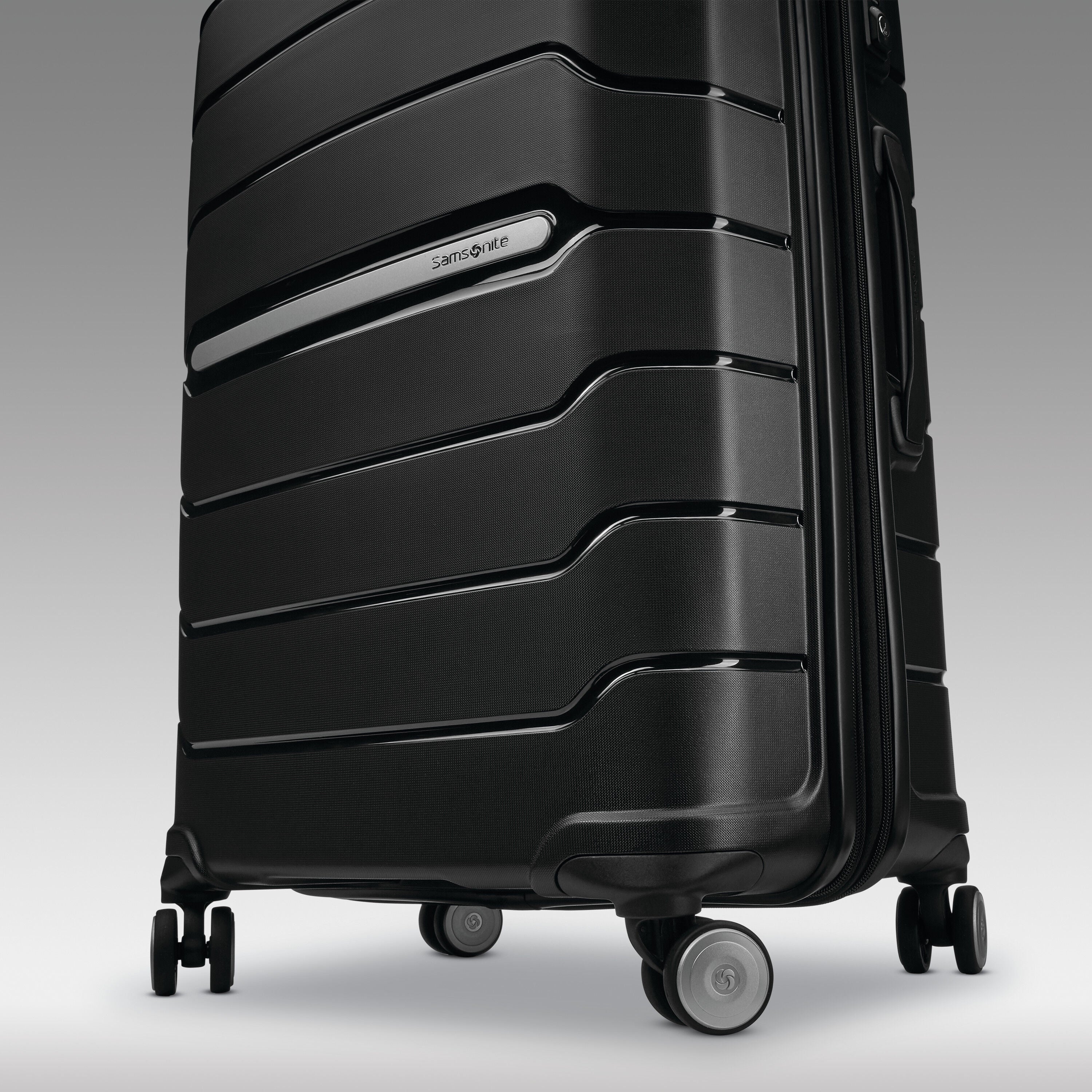 Samsonite freeform best sale 2 piece set
