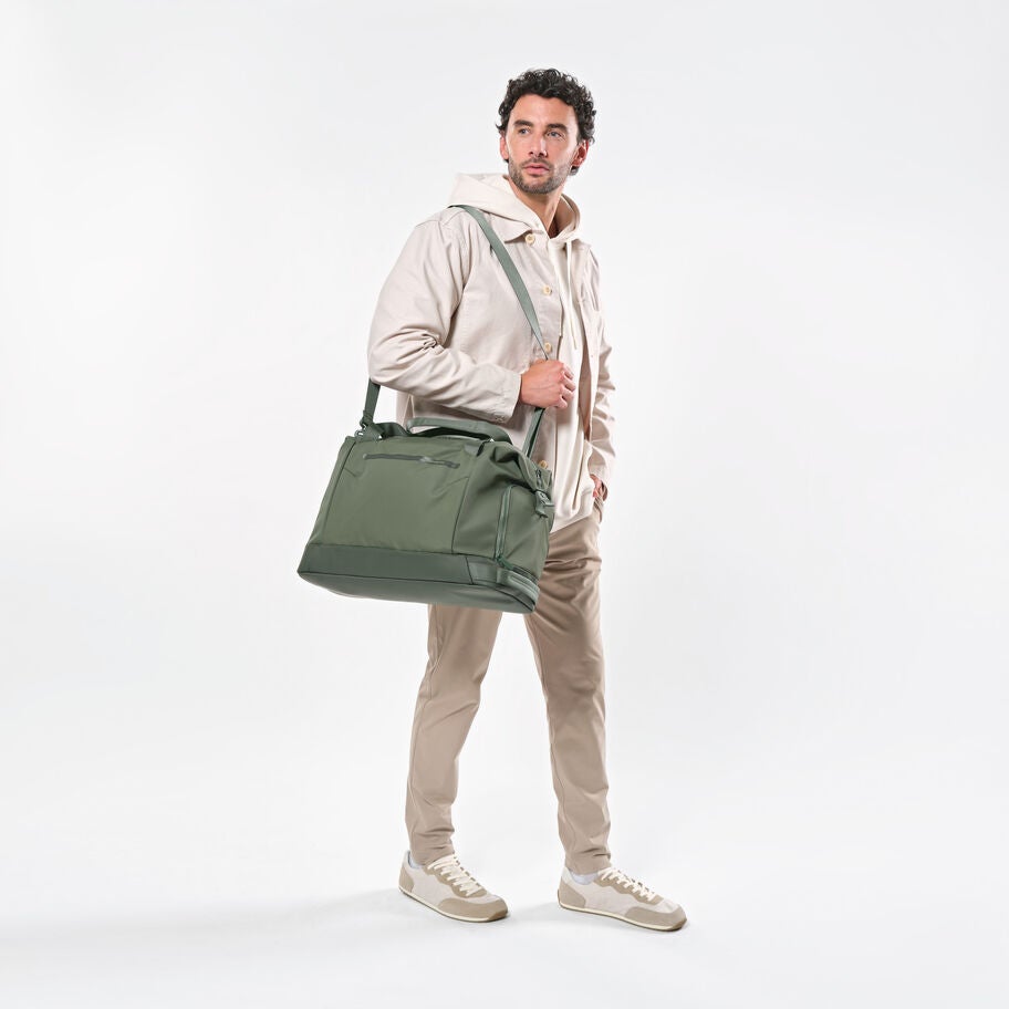 Axxis Weekender in the color Olive. image number 5