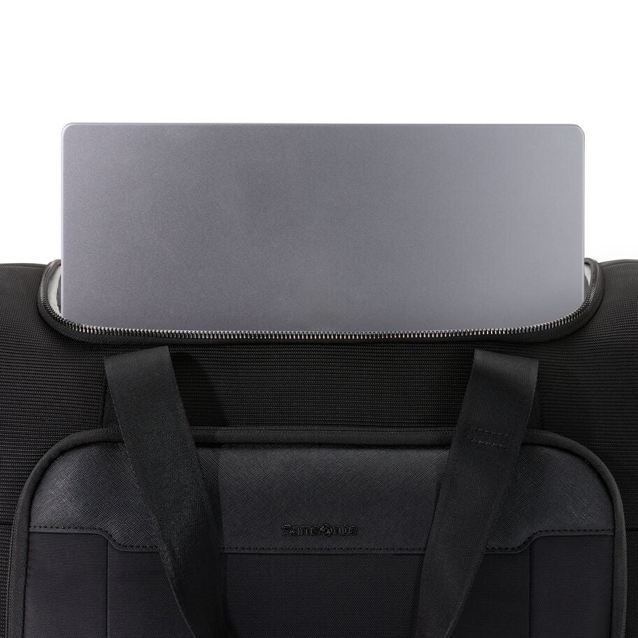 Nuroad DLX Duffel in the color Black. image number 3