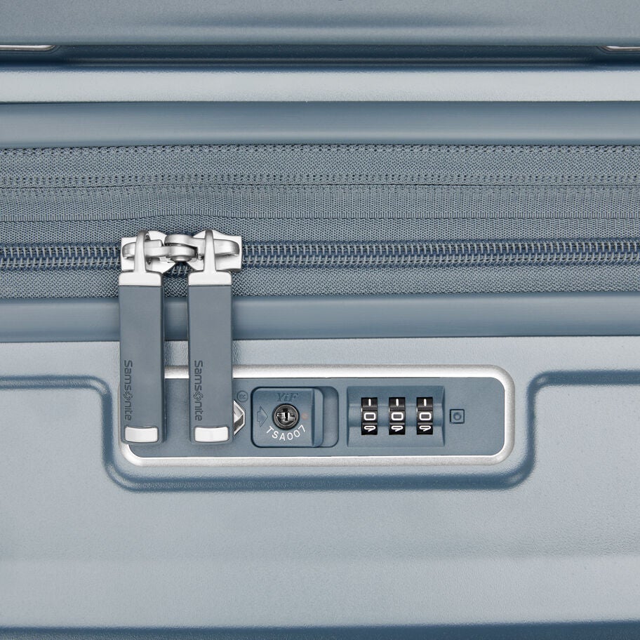 Silhouette 18 Hardside Carry-On Spinner in the color Metallic Silver. image number 5