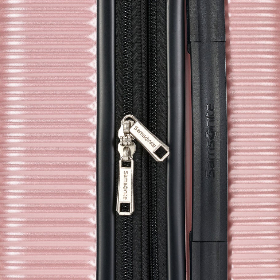 Valor X 2 Piece Set (CO/L) in the color Blossom Pink. image number 5