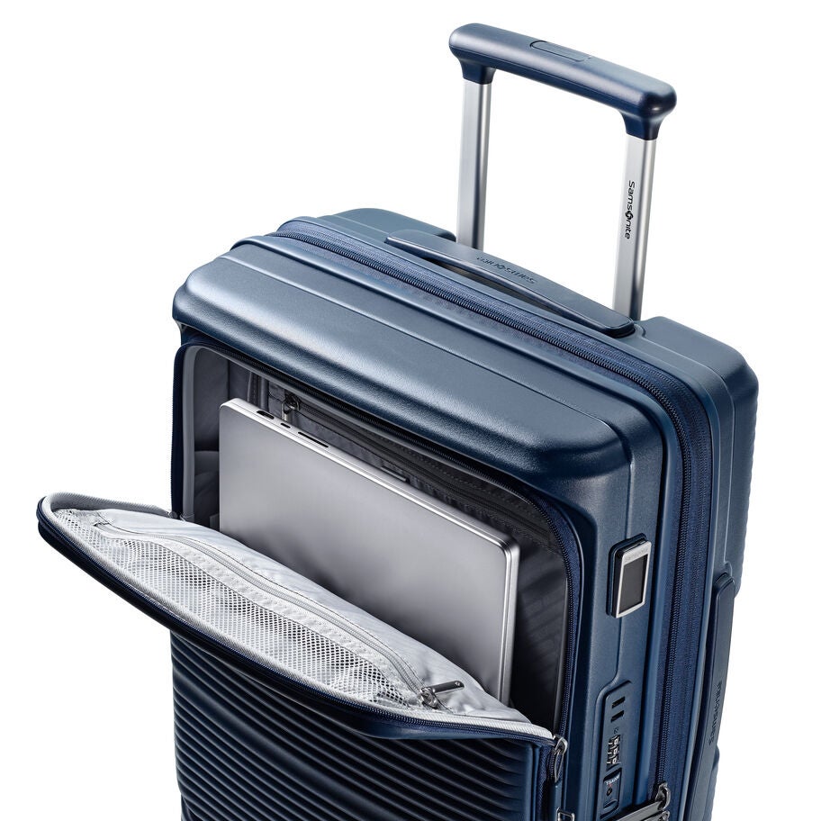 Paralux Carry-On Spinner in the color Midnight Navy. image number 4