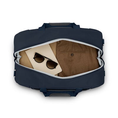 Paralux Weekender Duffel in the color Midnight Navy.