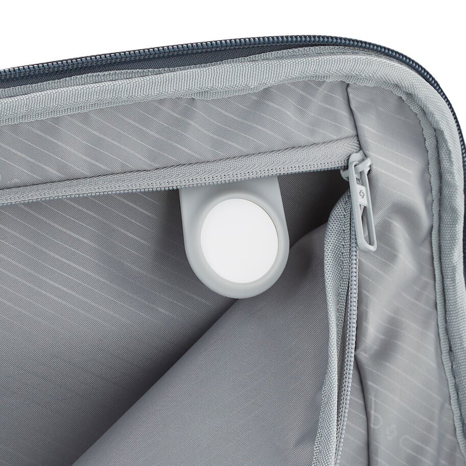 Elevation™ Plus Softside Large Spinner in the color Cypress Green. image number 4