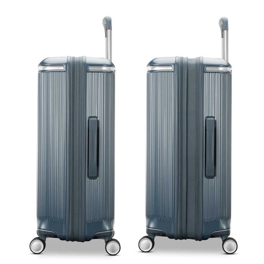 Silhouette 18 Hardside Carry-On Spinner in the color Deep Navy. image number 6