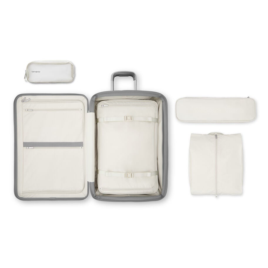 Silhouette 18 Hardside Medium Spinner in the color Metallic Silver. image number 1