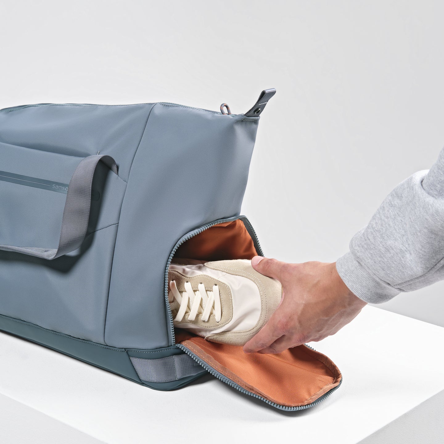  Keep your shoes separate and the rest of your items&nbsp;as clean as when you first packed them.&nbsp;