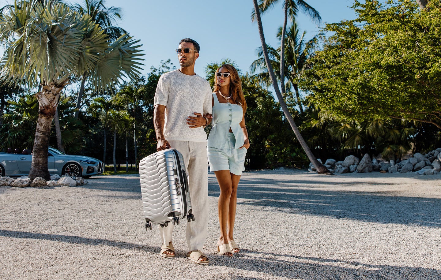 Sophisticated in design, the entire outer shell of our Proxis Collection is made from Roxkin&trade;, an exclusive multi-layered material developed by Samsonite and engineered to bounce back into shape.