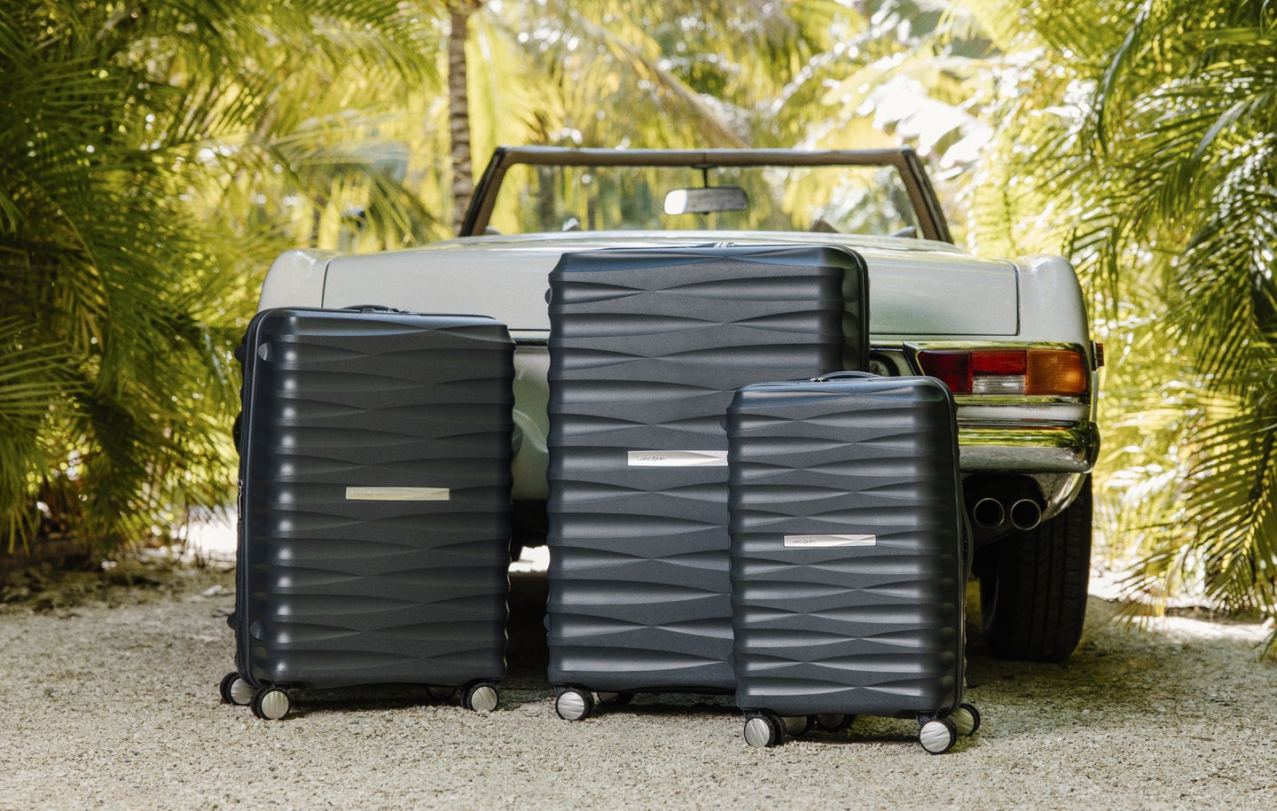 Our Voltage DLX collection merges fashion and technology for a sharp-looking and stress-free travel experience.