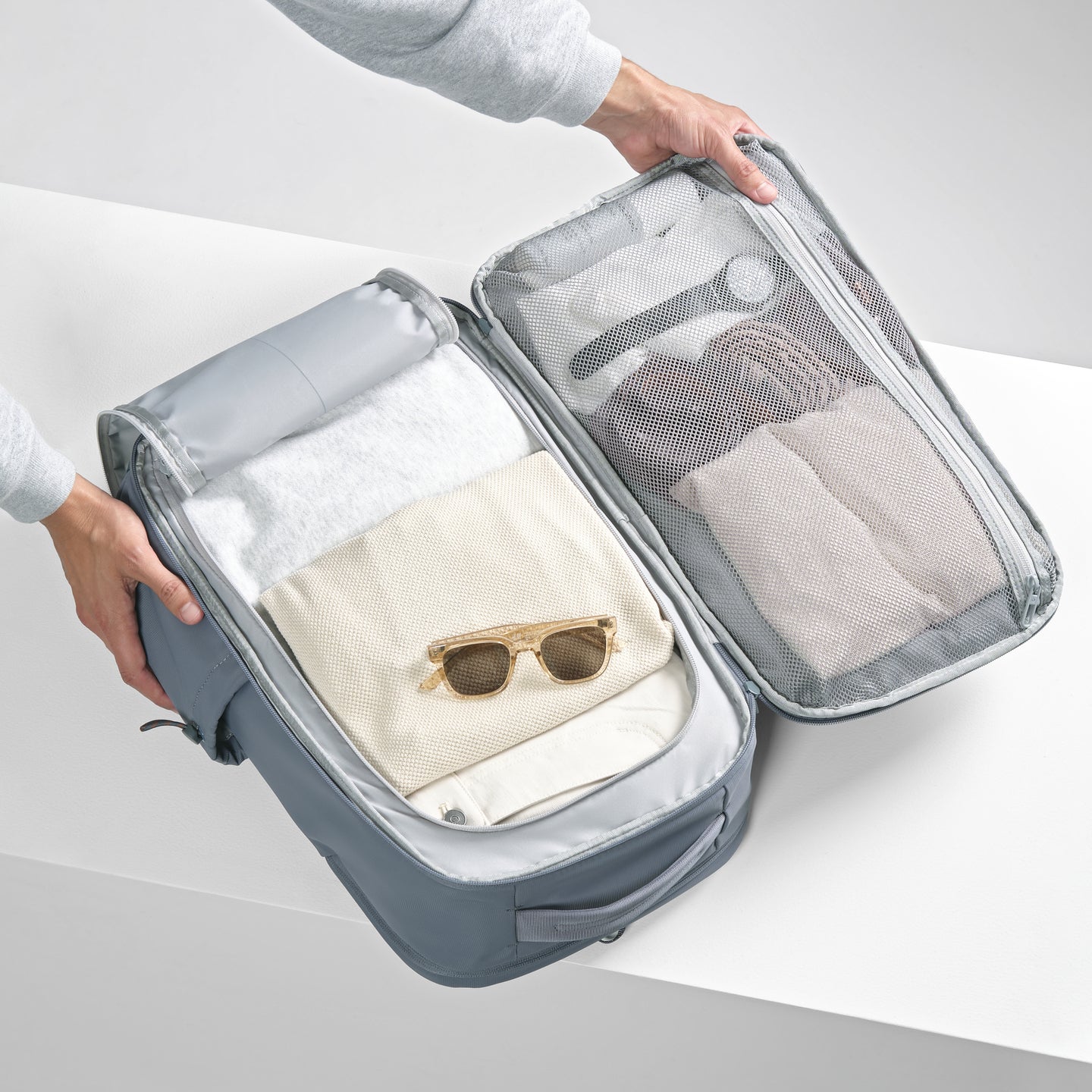 The lay-flat design on the Axxis Travel Backpack ensures every piece is packed and stored neatly for your trip.