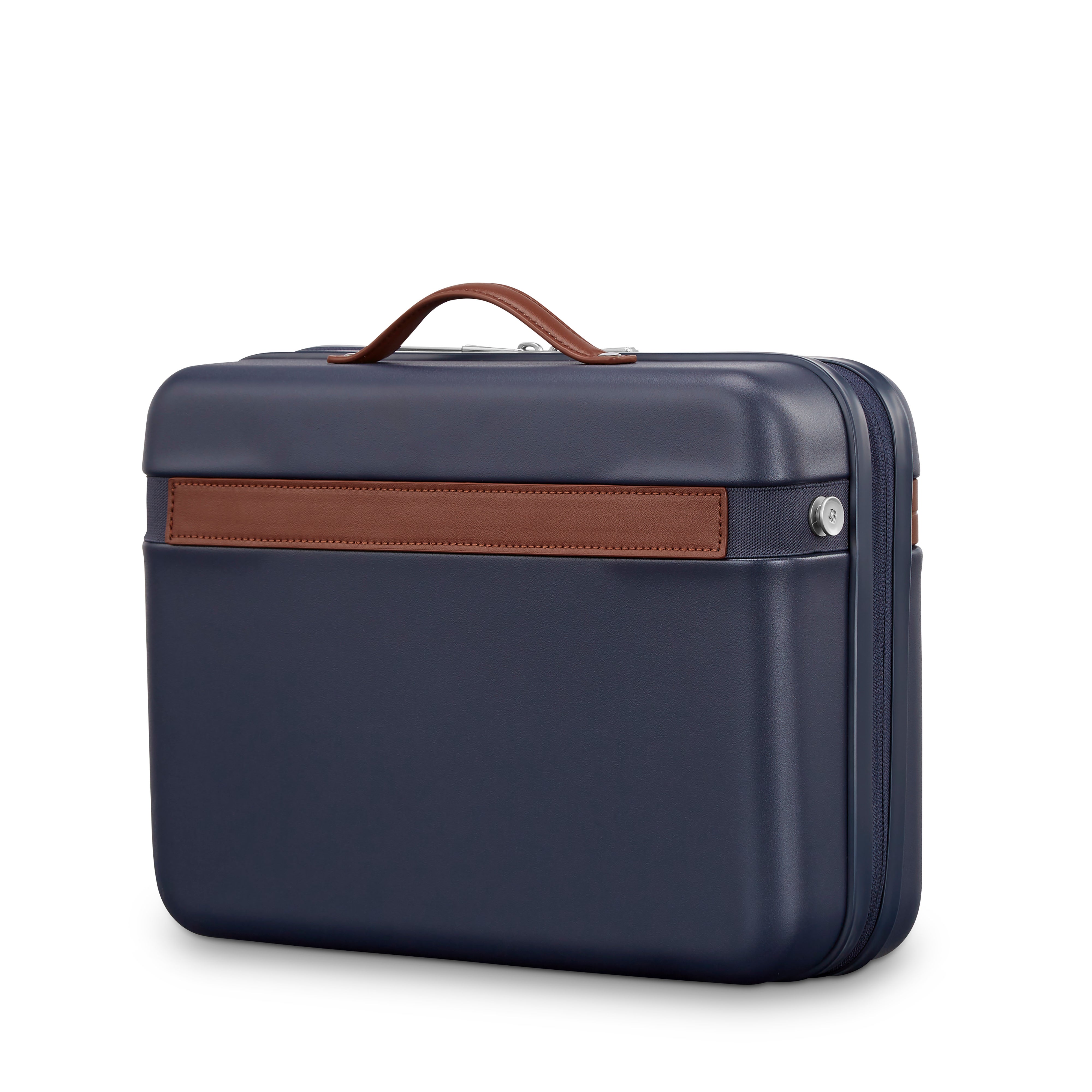 luggage set with train case