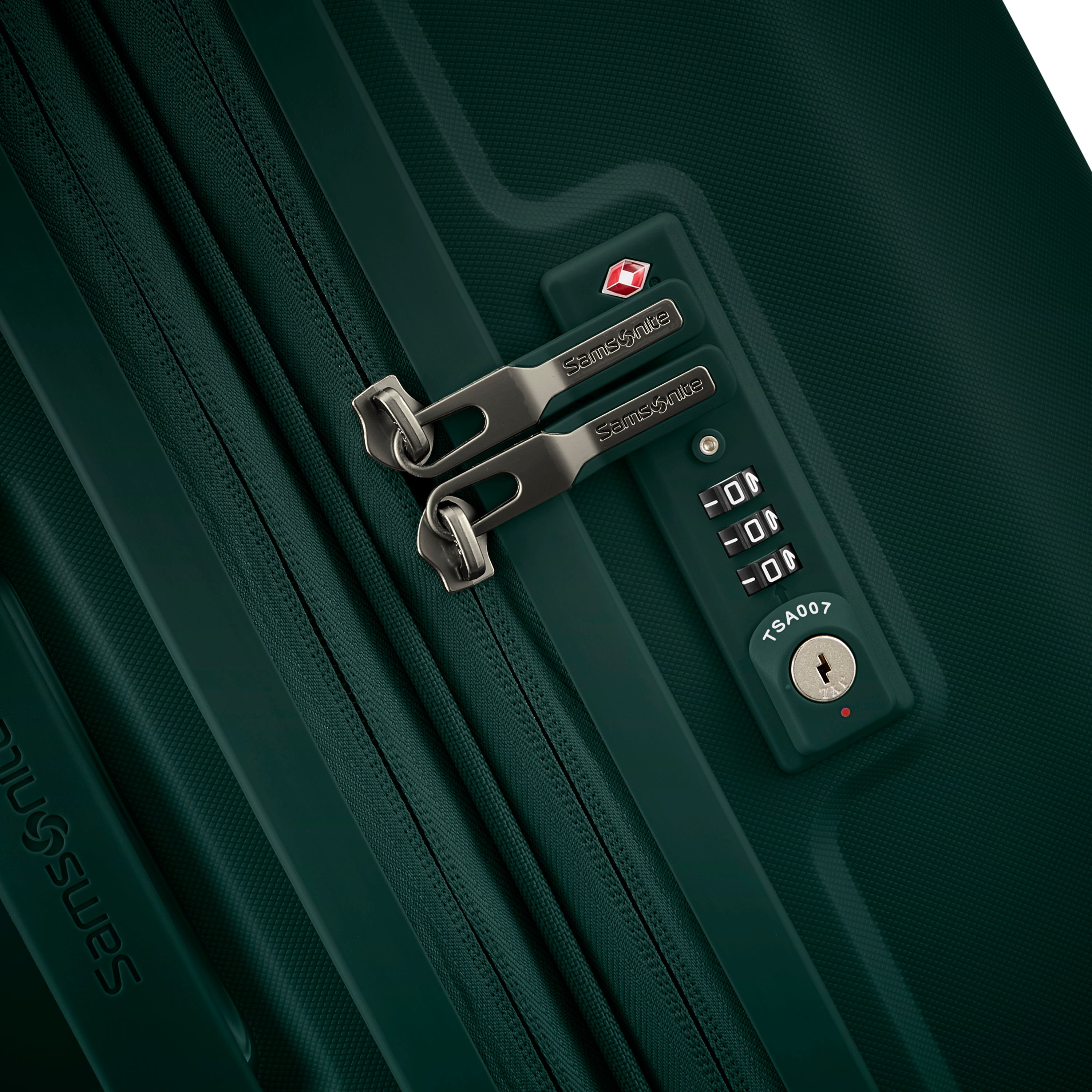 XG　フーディ Outline Pro Large Spinner | Checked Luggage | Samsonite